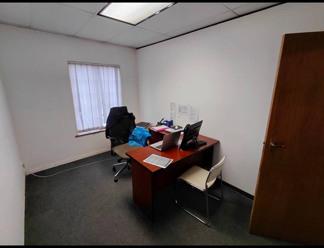 156M² OFFICE FOR SALE IN RANDJESPARK